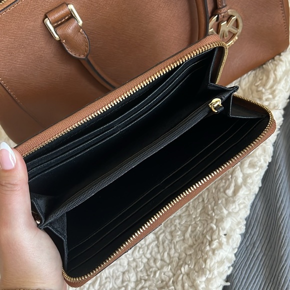 Michael Kors Purse and Wallet - Picture 5 of 6